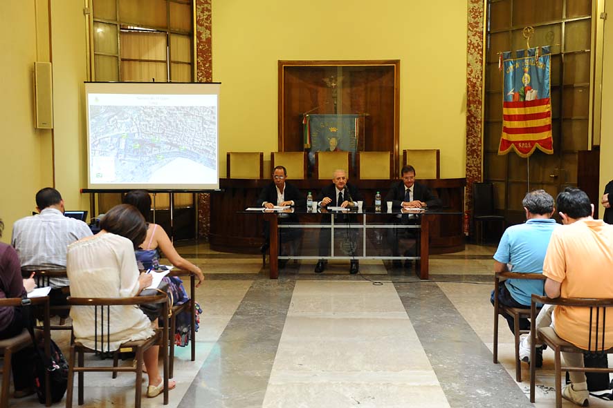  Wi-fi libero per tutti. Parte il primo step. Conferenza stampa a Palazzo di Citta', 30 giugno 2011
