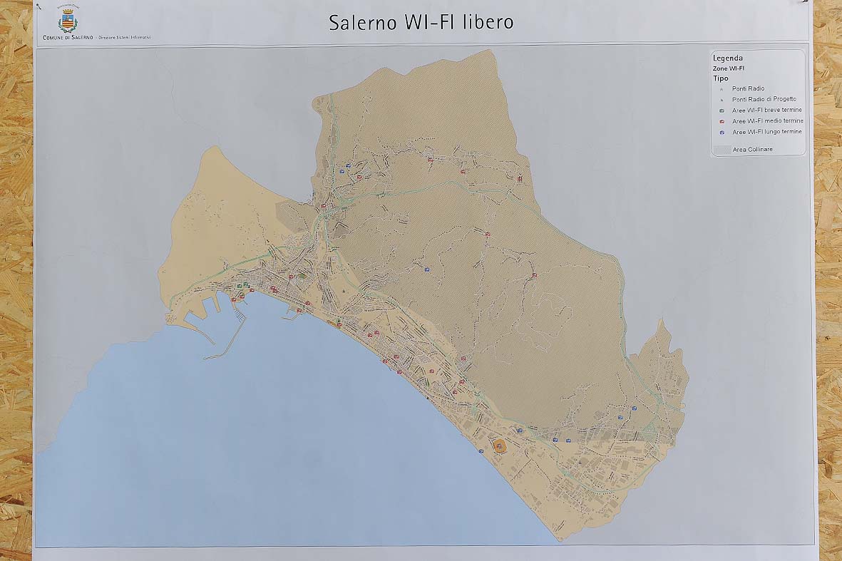   Wi Fi libero a Salerno. La presentazione al Comune, 16 aprile 2011
