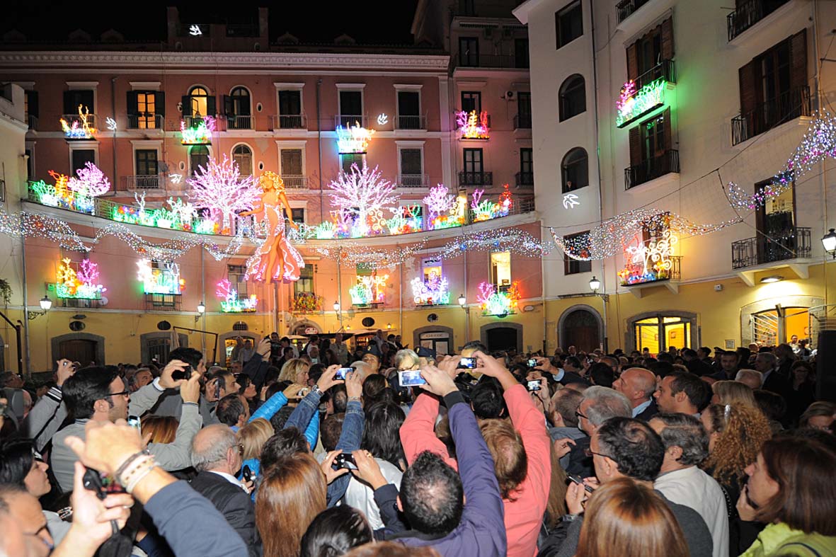   Al via Luci d'Artista 2013-2014
