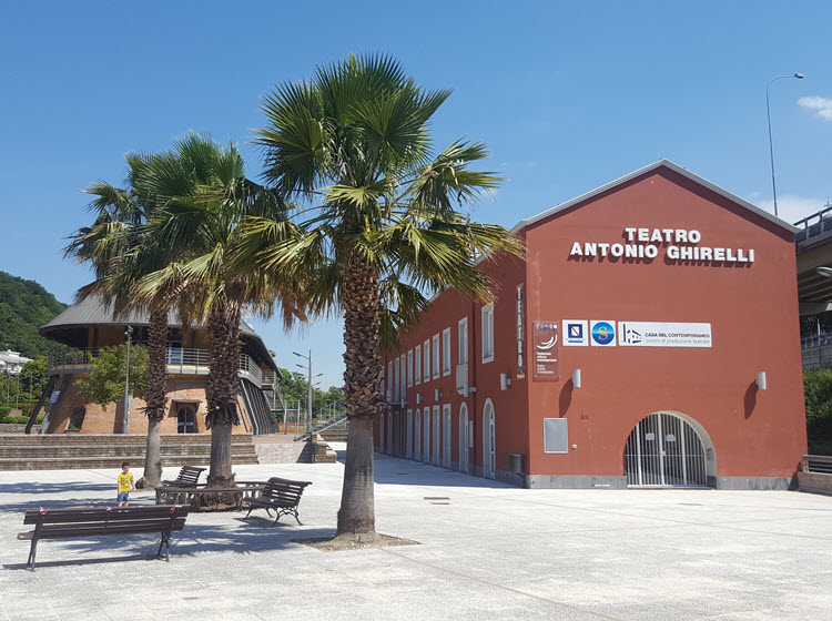 Teatro Ghirelli nel Parco dell'Irno