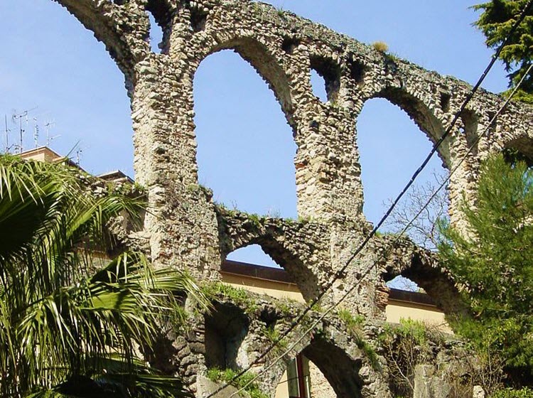 Acquedotto medievale