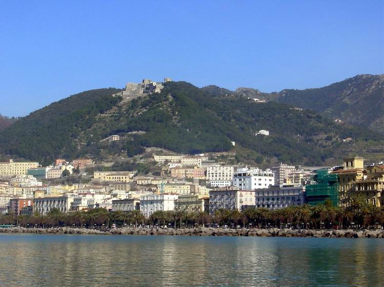 Lungomare visto dal porto turistico